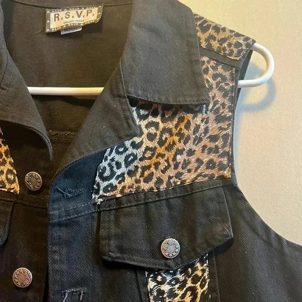 Vest - Picture 2 of 4